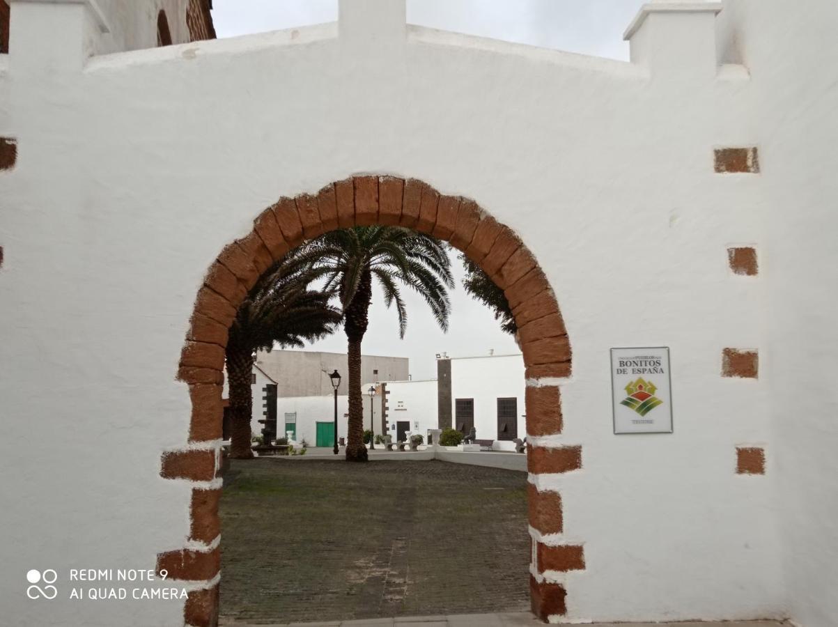 Precioso Apartamento Con Terraza En Teguise Теґісе Екстер'єр фото